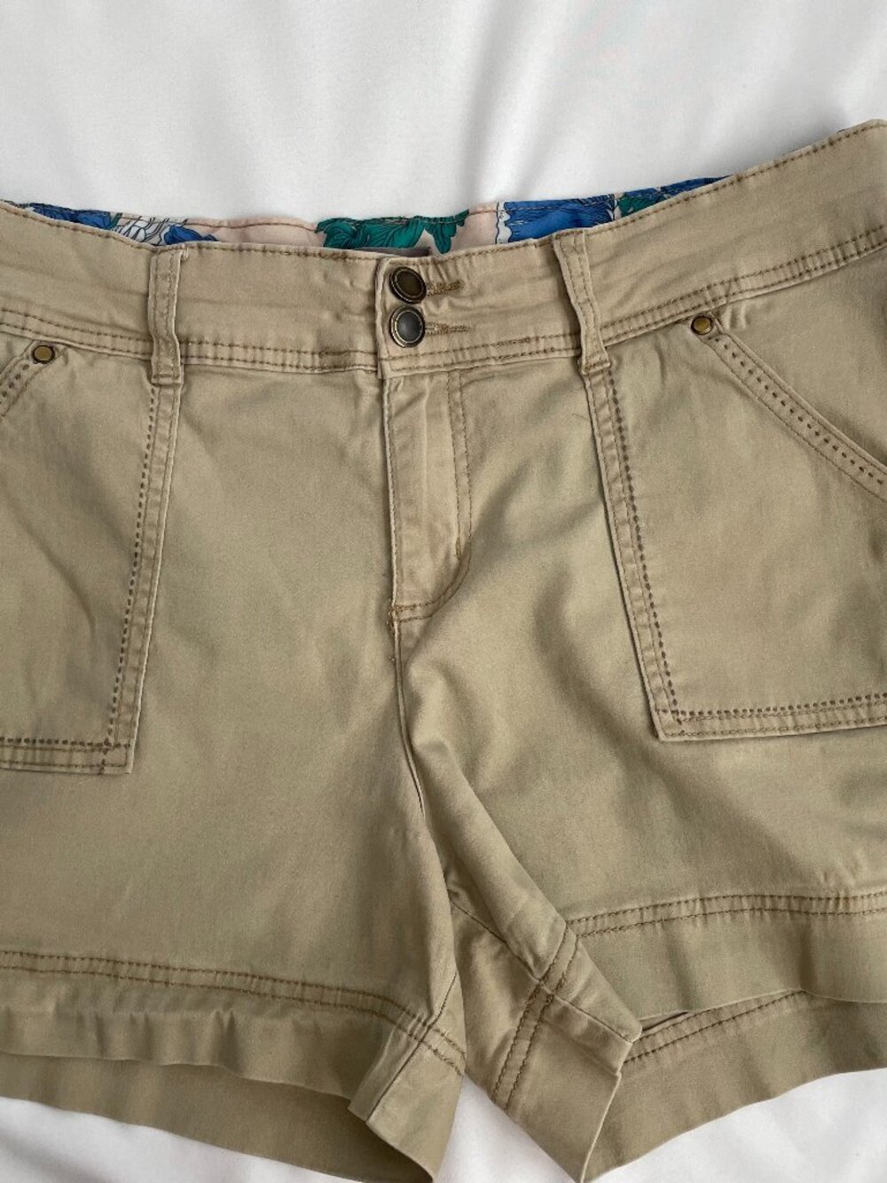 Maurices Khaki Shorts – Size 14
